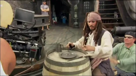 EXCLUSIVE BLU- RAY EXTRAS - Pirates of the Caribbean At World_s End