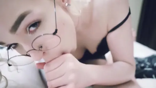 Girl in glasses makes perfect blowjob /scrtbox//sex/blowjob/teens/deepthroat/anal/creampie/sperm