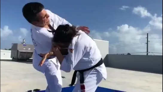 Kyra gracie_Self defens