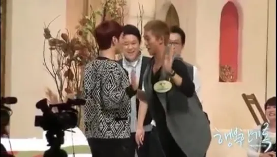 [Fancam] Taecyeon and Chansung hand slap game.mp4.mp4