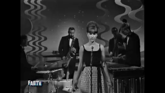 Astrud Gilberto and Stan Getz - The Girl From Ipanema 1964