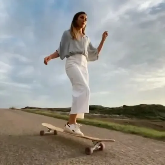 Valeriya_Gogunskaya / Longboard dancing