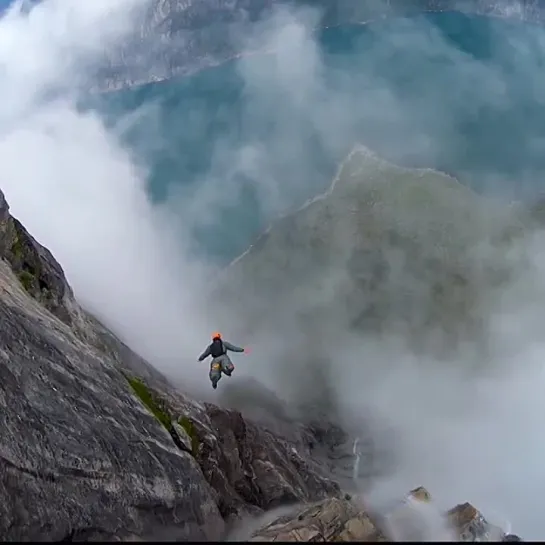 Норвегия. Daredevils at amazing locations in Norway. video -  Pilotviking