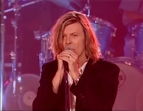 The Man Who Sold The World - David Bowie - Live