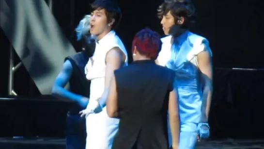 [FANCAM] TVXQ FanParty In SG Performing Before U Go. 111204