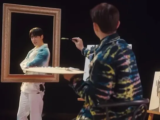 Best part of para para because changmin is painting his pretty yunho hyung - - 東方神起 PARALLELPARALLEL