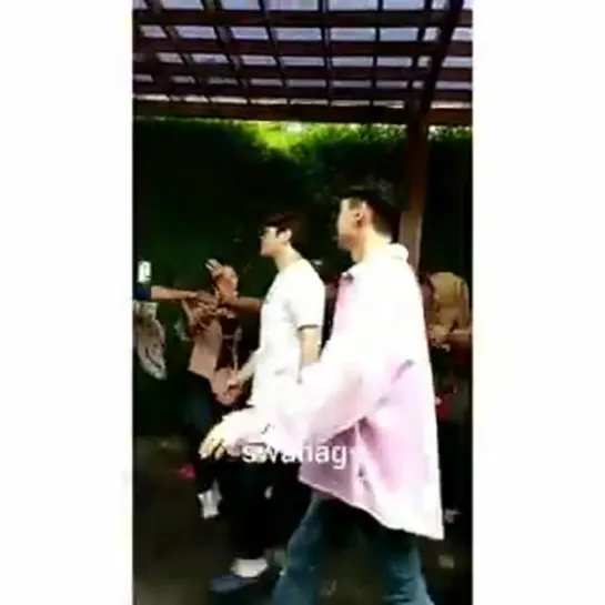 Bonus video SuperJunior TVXQ waktu udah mau balik ke van