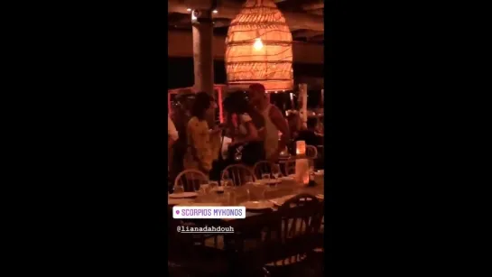 27.08.2018 ElçinSangu por Mykonos