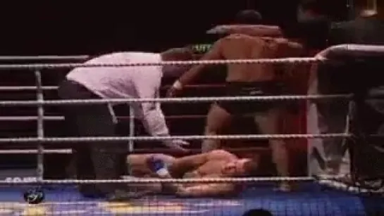 Suloev Stretch - Amar Suloev versus Paul Cahoon