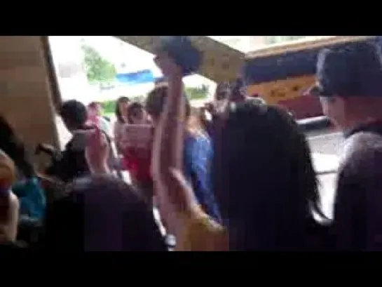 [HD fancam] 100619  Wonder Girls At Soetta Airport Jakarta Indonesia