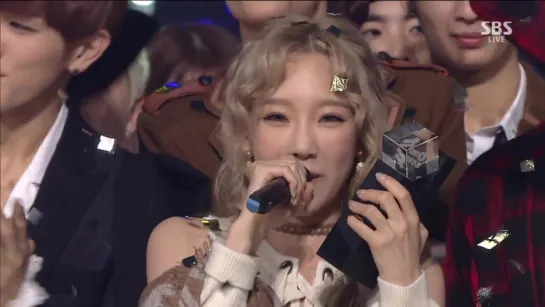 [CUT] Taeyeon win (SBS Inkigayo/ 151018)