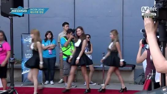 [CLIP] SNSD - Back Stage & Red Carpet (Mnet MCountdown 2Nights In LA/140814 )