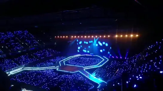 superman never failed make me goosebumps!!! GODDDD THIS IS SO BEAUTIFUL SS8inBKK_Day1