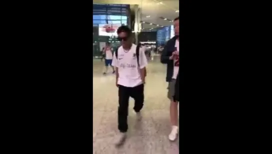 180620 Hangeng @ Shanghai airport cr 武汉校园女神录