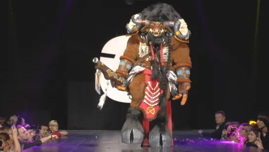 Cosplay: Tauren Hunter World of #Warcraft / #Starcon / joke