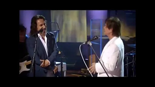 Roberto Carlos y Marco Antonio Solís " Arrastra Una Silla " En Vivo