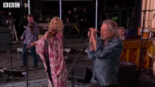 Robert Plant  Alison Krauss. - When the Levee Breaks (2022 England)