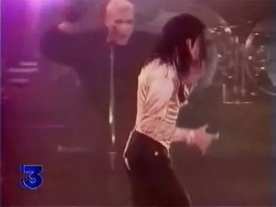 Michael Jackson - Dangerous Tour live in Paris 1992 - Wanna Be Startin' Something