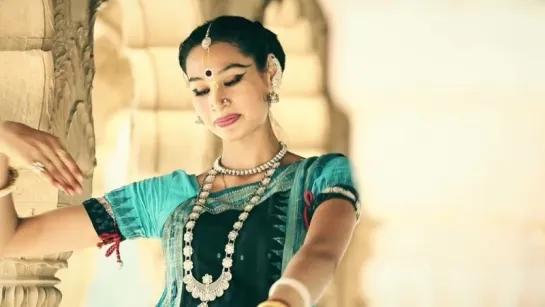 Odissi Dance (Avatari Devi Dey)