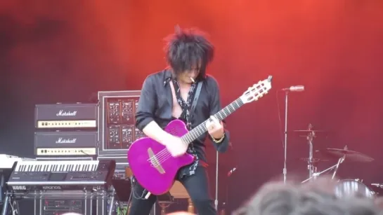 Steve Stevens, fantastic solo, Billy Idol concert Hamburg