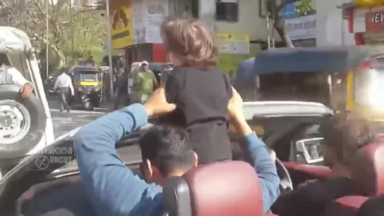 Video - Shahrukhs Son AbRam Rides In Open Car On Mumbai Roads