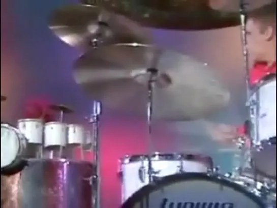 Buddy Rich vs Animal Drum Battle