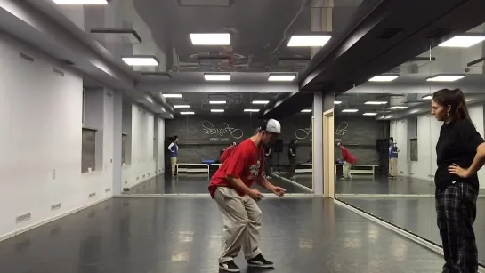 POPPING FREESTYLE BY D-MAN54 IN FRAULES DANCE CENTRE   PART-1