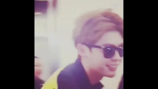 [23.05.2015] Video-  Lee Jong Suk arrived to Japan (2)