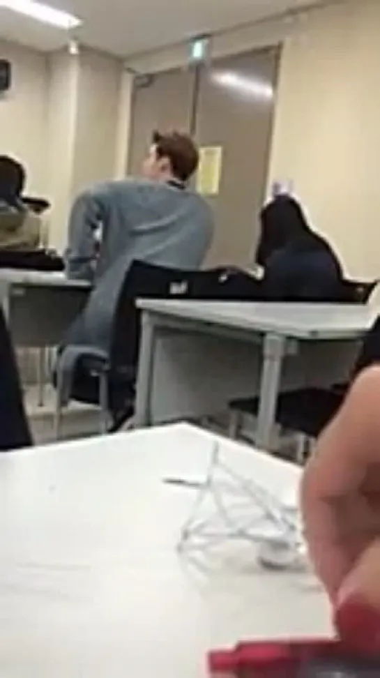 [April 08, 2015] Jong Suk attending Class @ Konkuk University- Part 4