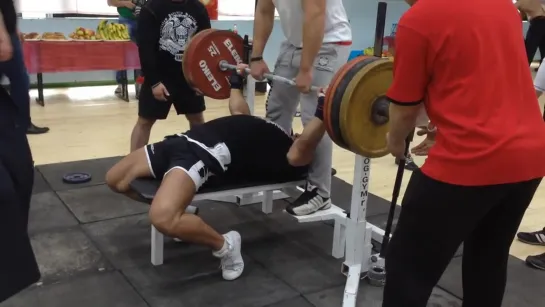 Battle of Champions 2014 warm up room - Bench Press