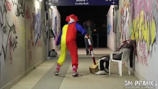 Killer Clown Scare Prank!