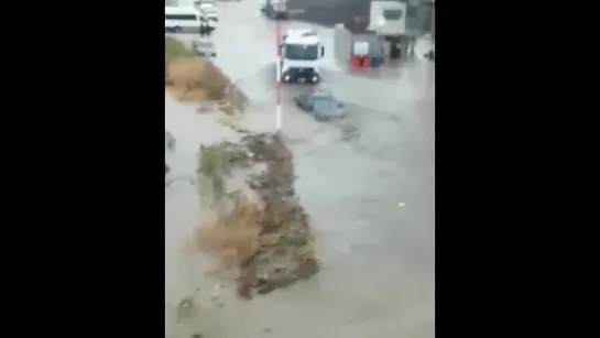 Комрат  потоки воды и грязи затопили город. Молдавия, 29 сентября 2020 года