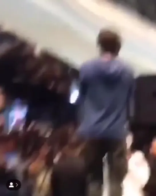 ShahRukhKhan performing on merenaamtu song At Al-Kout Mall in Kuwait for Zer