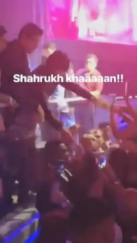 Shah Rukh Khan at ‘White Dubai' Night Club in Dubai 11