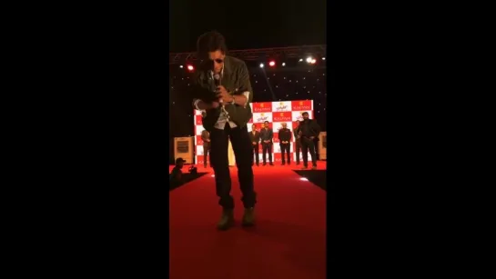 Shah Rukh Khan at Kalyan Jewellers store launch at Lulu Hypermarket in Doha, Qatar 1