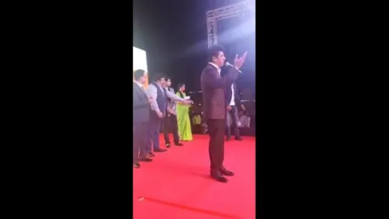 The Kalyan Jewellers family, Shah Rukh Khan and our brand ambassadors are here on stage outside the Avenues Mall showroom in Mus