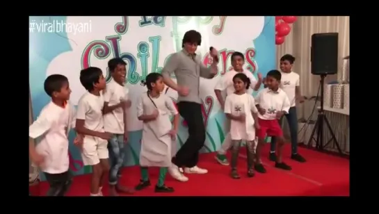 Shah Rukh Khan at Childrens Day with a NGO in Mumbai 8