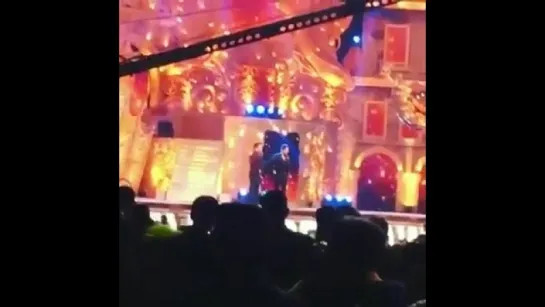 Shahrukh Khan and Salman Khan hosting Star Screen Awards Dec 2016