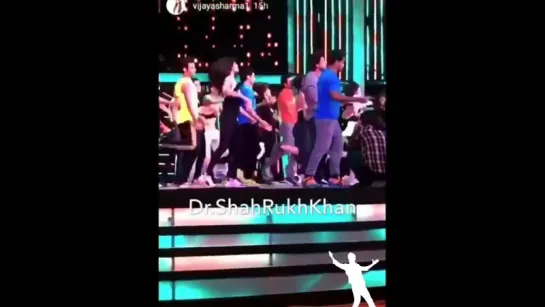 Shah Rukh Khan's Rehearsal For Lux Golden Rose Award 12/11/2016