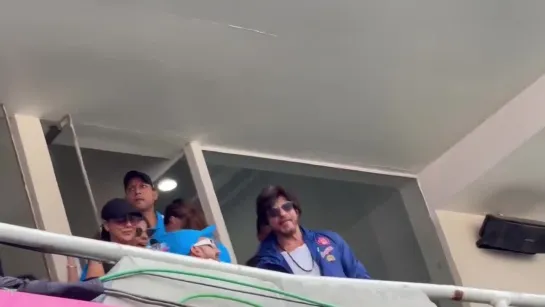 Shah Rukh with family at Ahmedabad stadium for watching India vs Australia World Cup