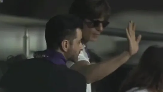 King Khan in the house - - KKRvRCB