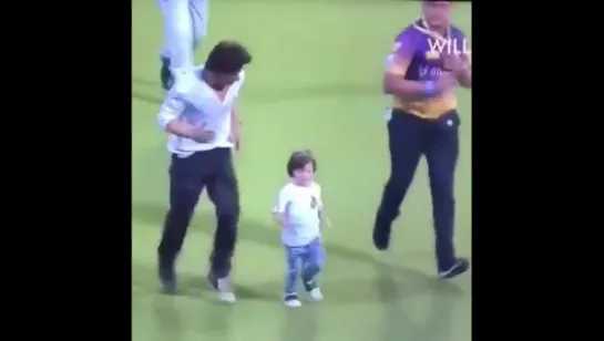 Shah Rukh Khan races with AbRam after the KKR match at Eden Gardens. 2