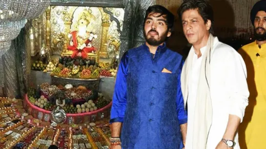 Shah Rukh Khan At Amabanis Host Ganesh Chaturthi Celebration