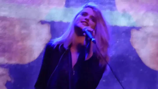 Sky Ferreira - Guardian (Live in Los Angeles, Ace Theatre, 2015)