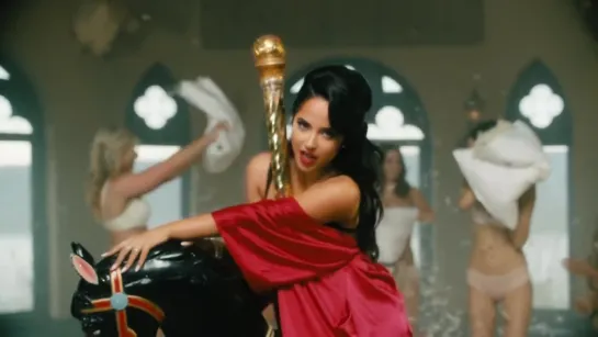 Becky G, Natti Natasha - Sin Pijama (Official Video)