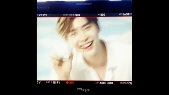 Lee Jong Suk - Skinfood 0.9 Moisture Cream CF BTS