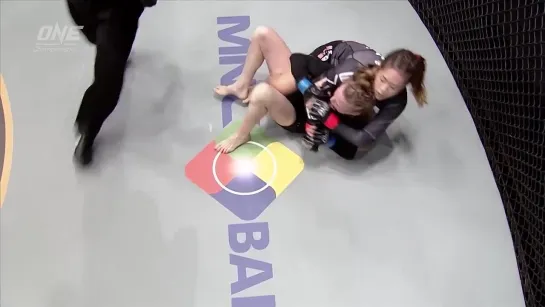 The neck crank from Angela Lee