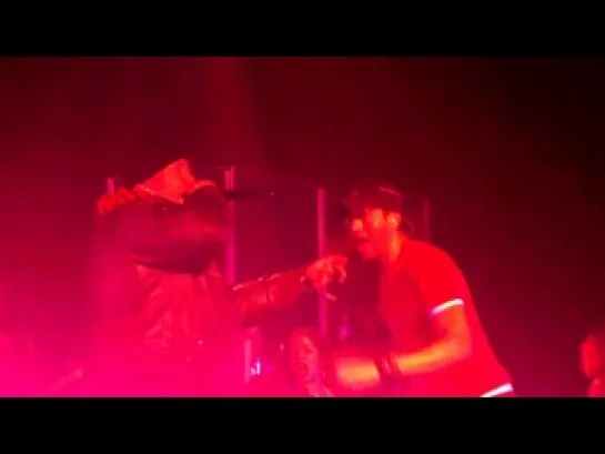 Enrique Iglesias Fan Sings 'I Like How it Feels' (NYC - May 14th, 2013)