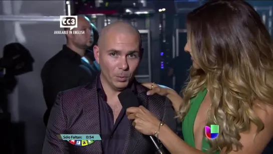 Una alfombra especial con Pitbull y Enrique Iglesias