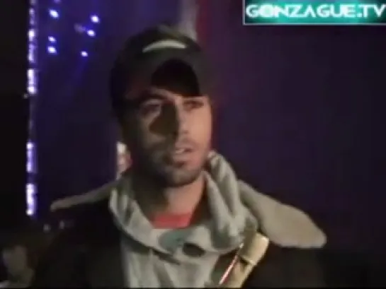 ENRIQUE IGLESIAS PLAYING FLUTE.mp4